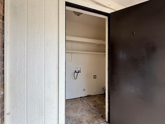 Building Photo - 8414 Cambridge Rd