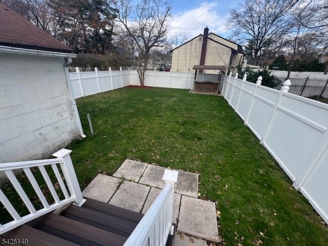 Building Photo - 81 S Maple Ave