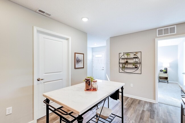 Building Photo - 25 Glade Lp
