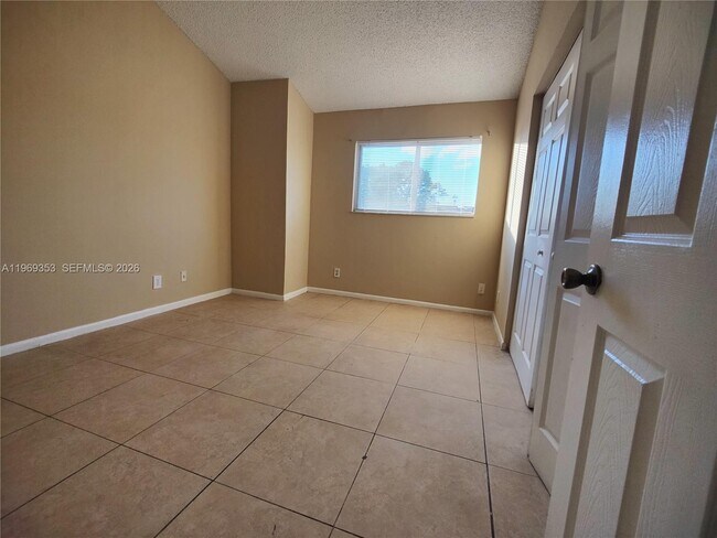 Building Photo - 3441 NW 44th St