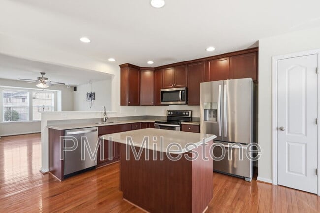 Building Photo - 100 Bertelli Ct