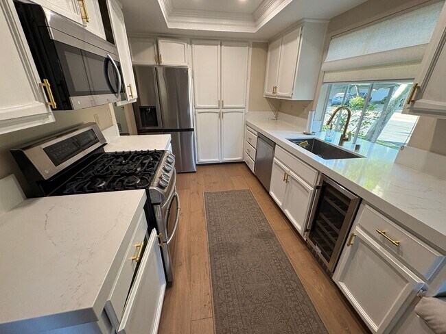 Building Photo - 1818 Stratton Cir