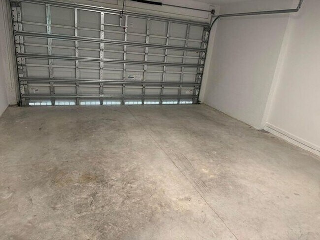 Building Photo - 16452 Millenium Ct