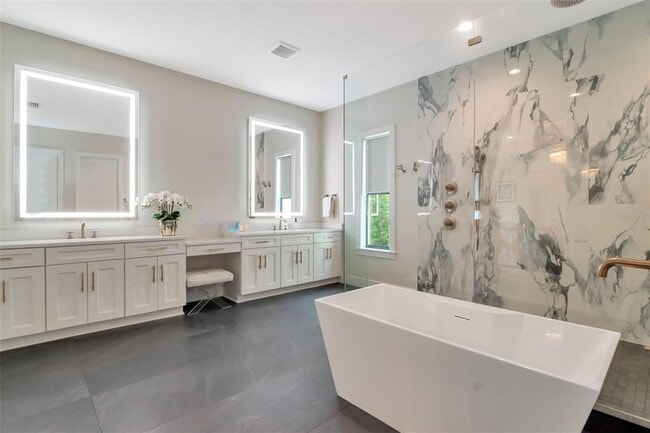 Building Photo - 4111 W Swann Ave