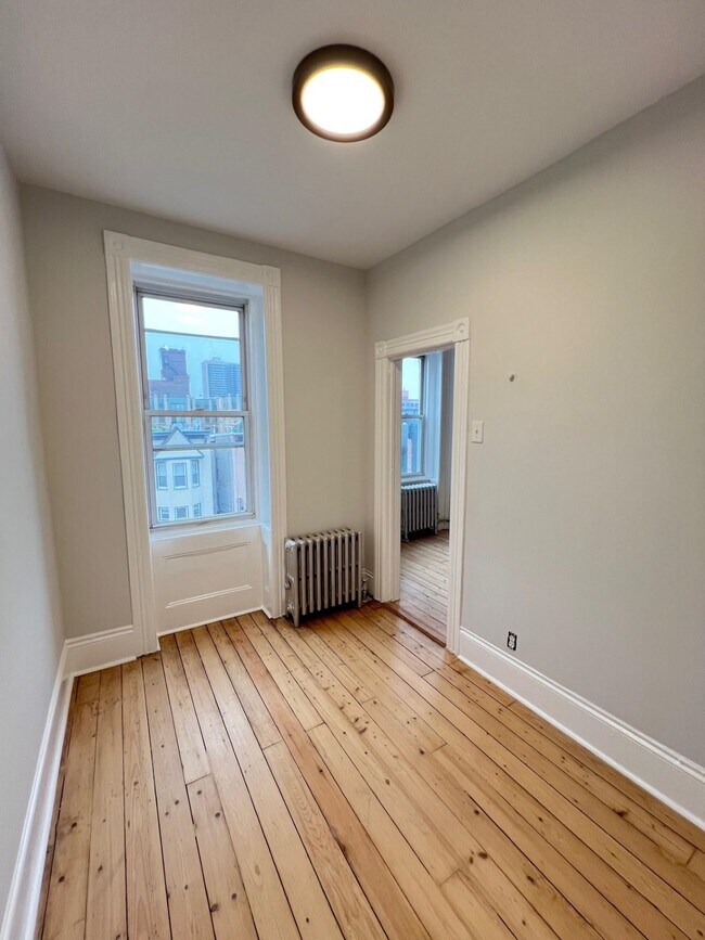 Building Photo - 343 Pavonia Ave