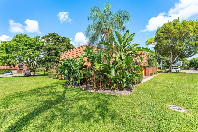 Building Photo - 3007 San Clara Dr