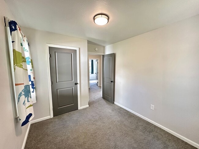 Building Photo - Updated 3 Bedroom, 1 Bath Home on a Quiet ...