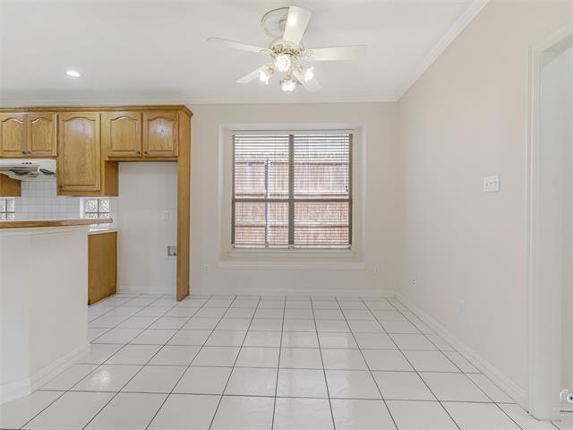 Building Photo - 609 Sunningdale