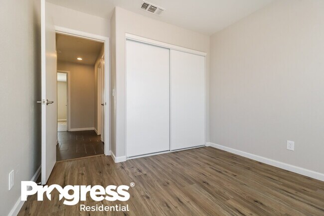 Building Photo - 13197 W Ocotillo Ln