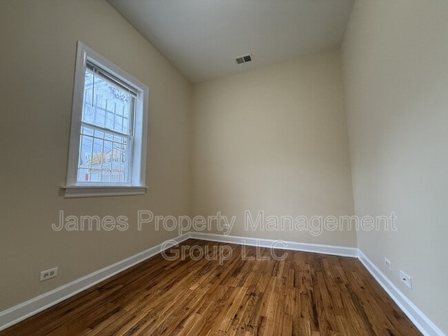 Building Photo - 2213 W Washington Blvd