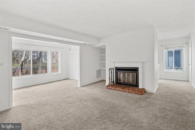 Building Photo - 2222 Hunters Run Dr