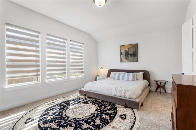 Building Photo - 7905 Catbird Ln