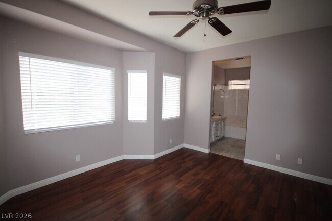 Building Photo - 947 Whispering Grove Ave