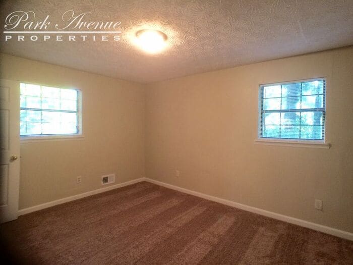 Building Photo - 102 Shannon Chase Dr
