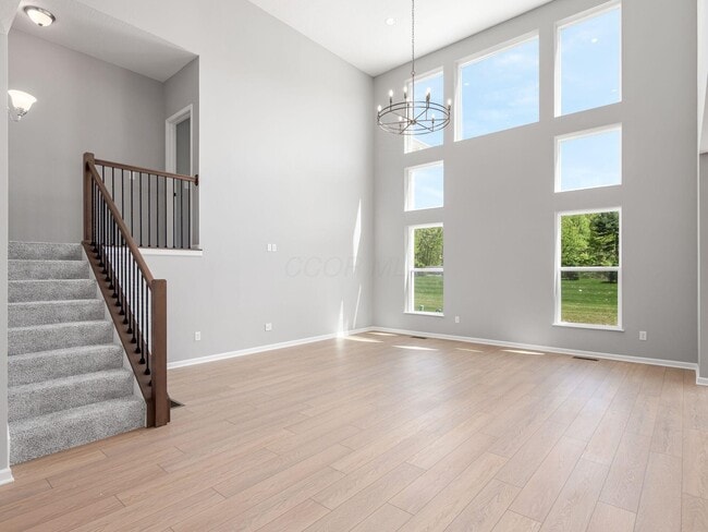 Building Photo - 37 Littondale Dr