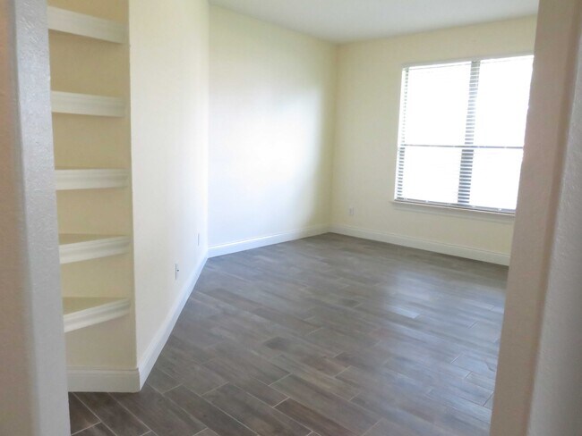 bonus room - 508 Sang Saloon Rd