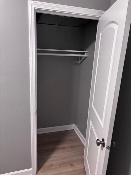 Building Photo - 1052 Tyler St