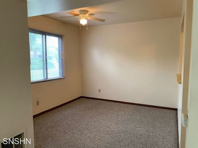 Building Photo - 9040 N 85th St