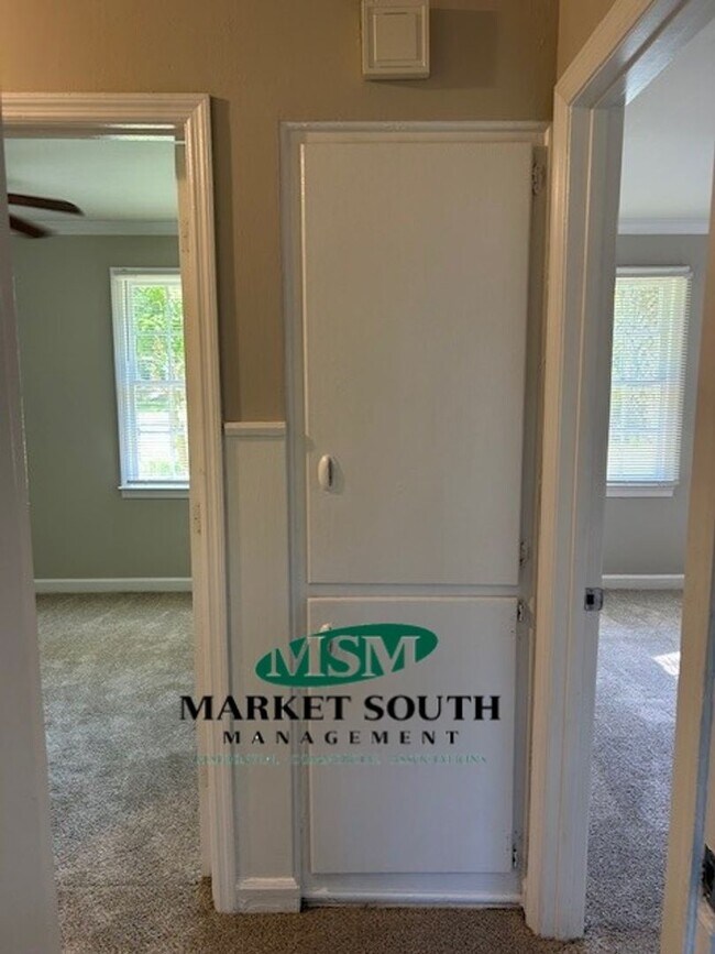 Building Photo - *REDUCED!!* BRICK RANCH OFF SKIDAWAY- AVAI...
