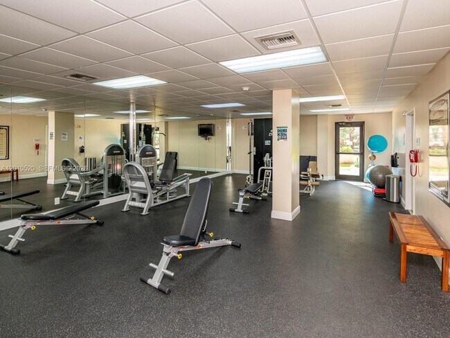 Building Photo - 5000 N Ocean Blvd