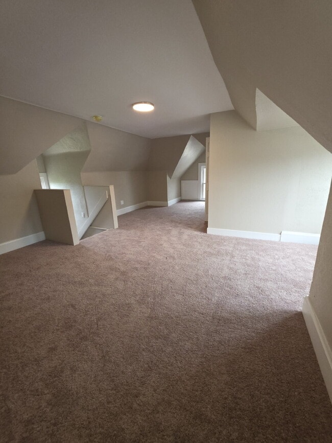 Building Photo - "Spacious 4-Bedroom Gem in Homestead – 2090 Sq Ft of Comfort!"