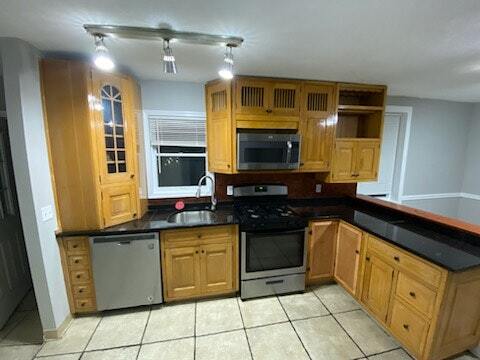 Building Photo - 28 Bowers Ave