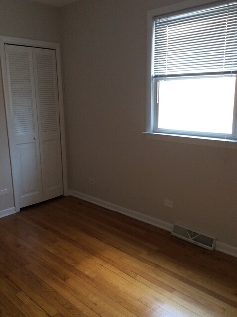 Building Photo - 3846 N Janssen Ave