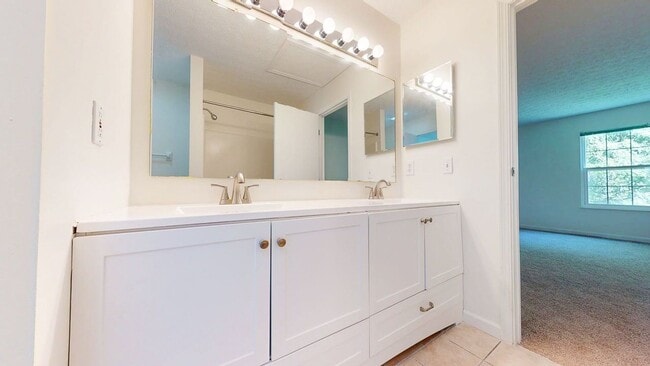 Building Photo - 4652 Shalers Dr