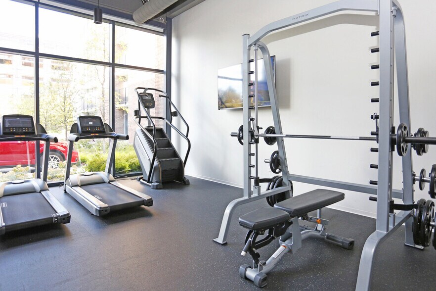 Building Photo - 901 S Ashland Ave