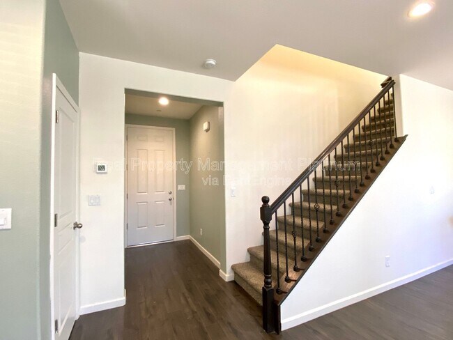 Building Photo - 2534 Mustang Dr