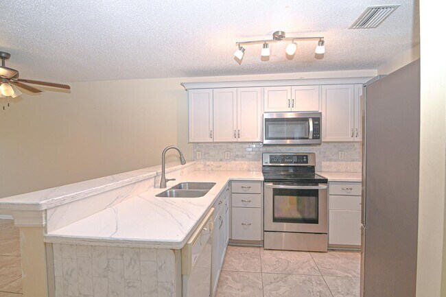 Building Photo - 2238 Mystic Ring Loop