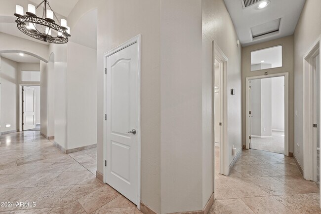 Building Photo - 6057 E Campo Bello Dr