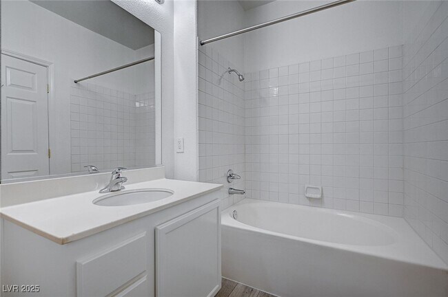 Building Photo - 75 N Valle Verde Dr