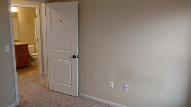 Building Photo - 4 bedroom, 3 bath home on quiet Cul-de-sac...