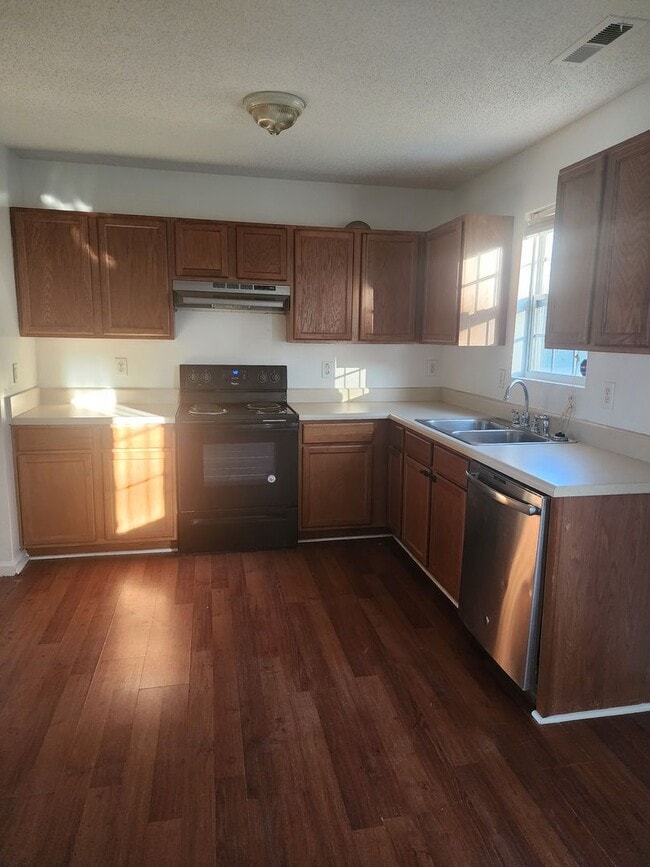 Building Photo - 1306 Bob Braswell Ct