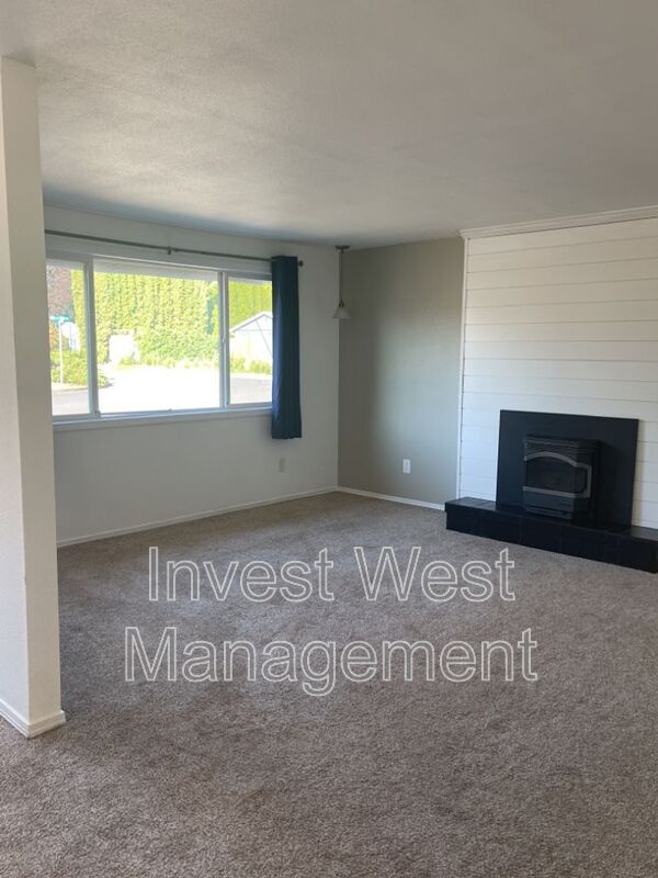 Building Photo - 2313 NE 156th Ave