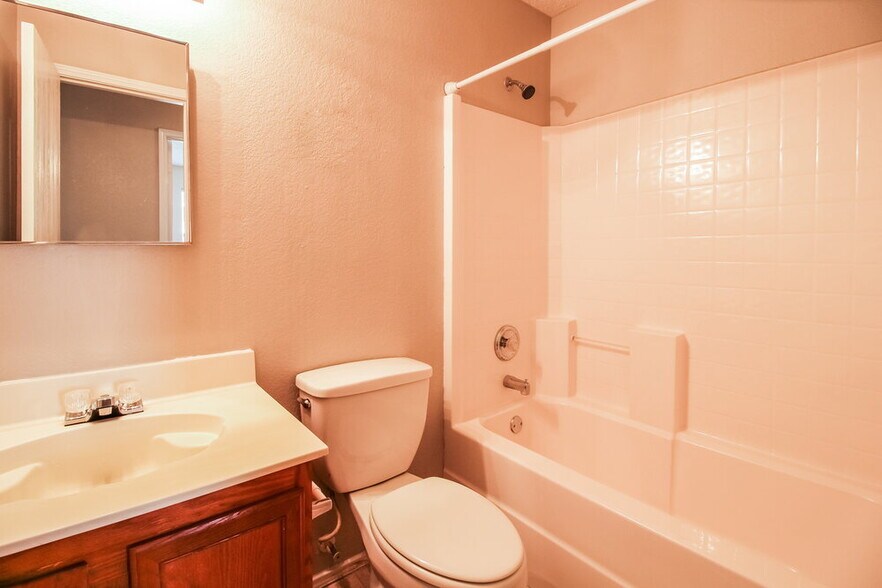 Building Photo - 7620 Shoal Bend