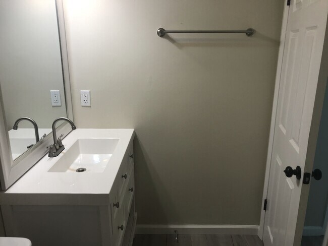 Building Photo - 145 El Toro Ct