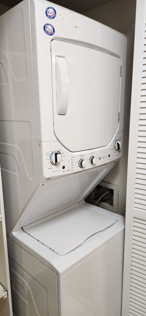 Building Photo - 2 bedroom, 2 bathroom condo in University Heights