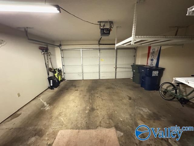 Building Photo - 109 SW Brushcreek Dr