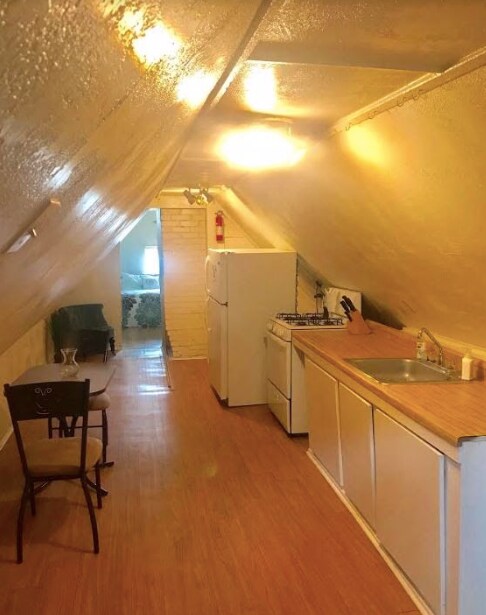 Galley Kitchen - 133 W Craig Pl