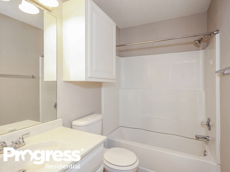 Building Photo - 4079 Tulip Tree Dr