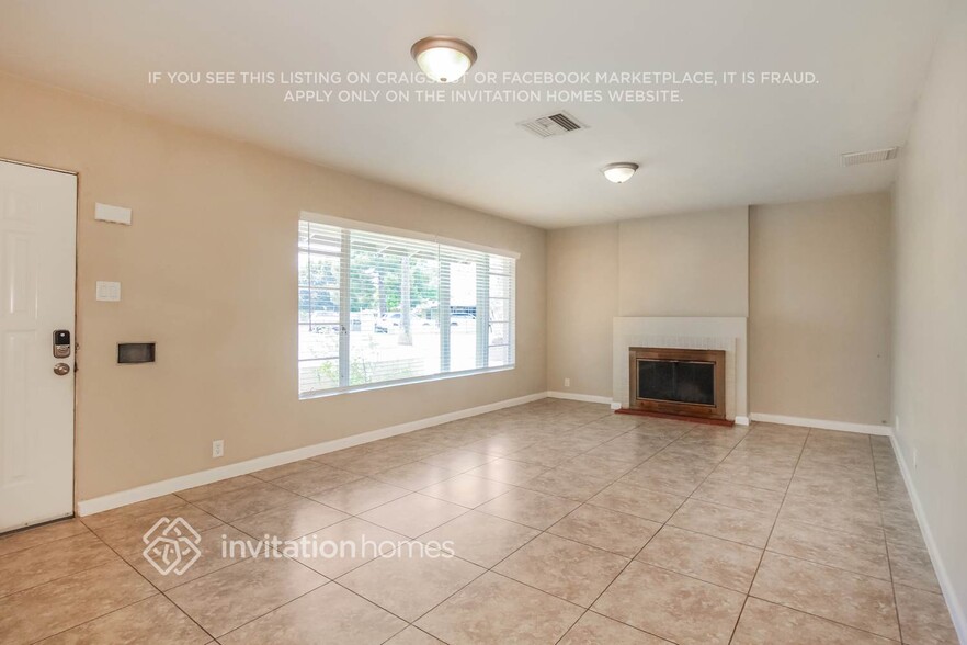 Building Photo - 657 N Sunland Dr