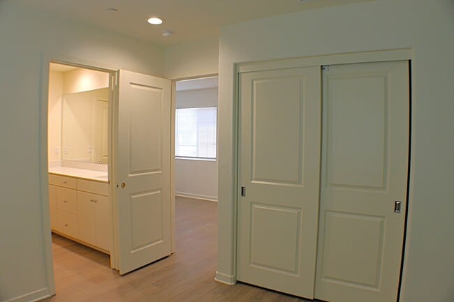 Building Photo - Hyde Park Gated Community with Resort Like Amenities