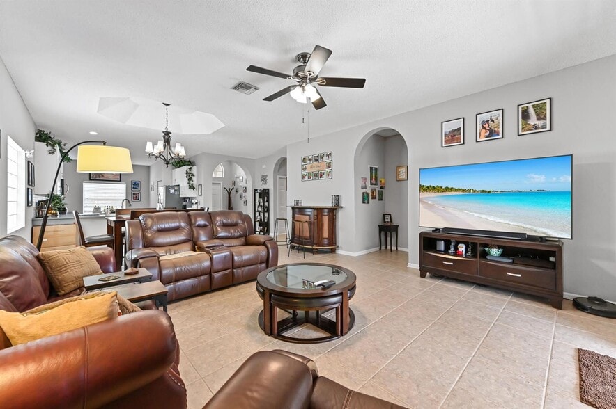 Building Photo - 8614 Green Cay