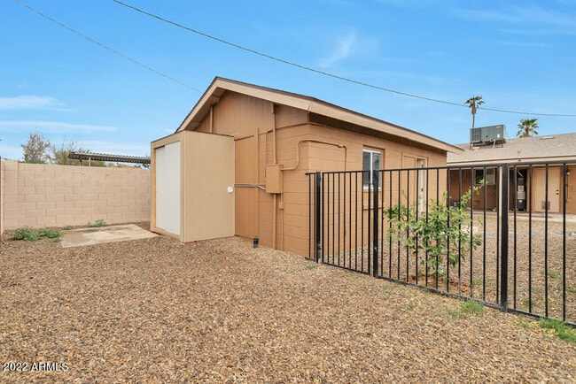 Building Photo - 1638 E Granada Rd