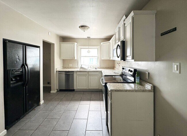 Building Photo - 854 Carneal Rd