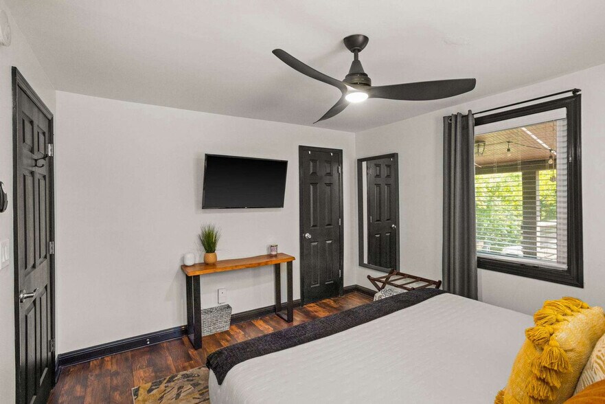 Building Photo - 1302 Ardee Ave