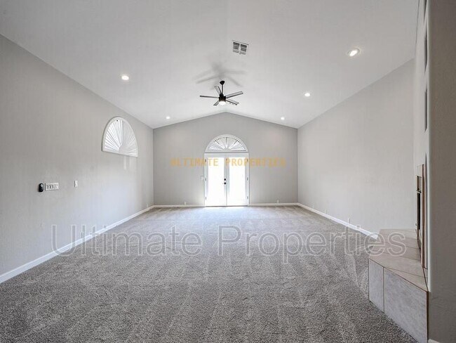 Building Photo - 10033 N 55th Pl