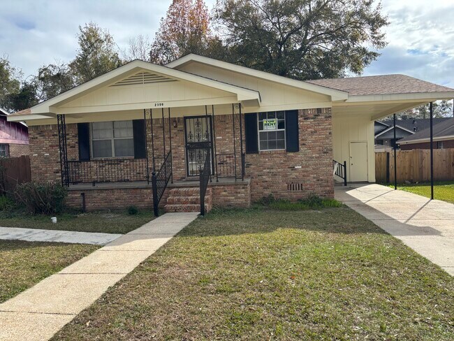 Building Photo - Crestwood Circle